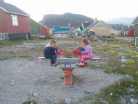 <h5>Nanortalik</h5><p>Laila Bertelsen har taget dette smukke billede af børn der leger. Copyright Laila Bertelsen</p>