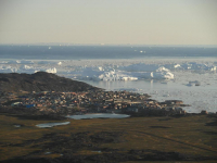 <h5>Ilulissat</h5><p>Lars Ulrik Thomsen har taget dette smukke billede af byen. © Lars Ulrik Thomsen</p>
