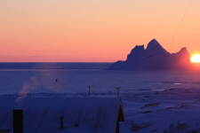 <h5>Qeqertarsuaq</h5><p>Dette smukke billede er taget af Ado Isaksen. © Ado Isaksen</p>