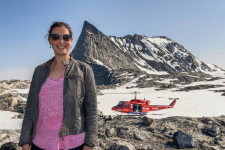 <h5>Nuuk</h5><p>©Carlo Miki Lukassen. Carlo har været på fototur med Air Greenland på Grønlands mest berømte fjeld, Sermitsiaq.</p>